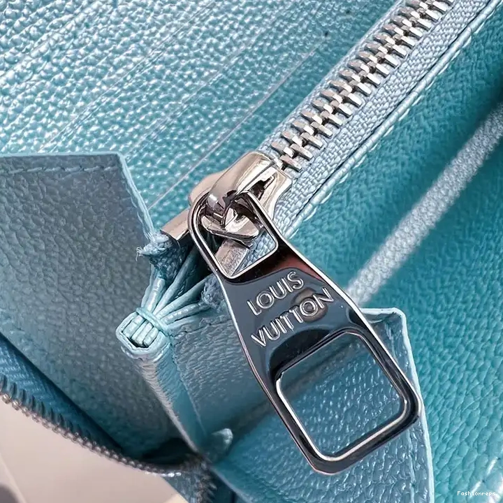 Fashionrepsfam ru LV 2411YA0232 Bags 0711